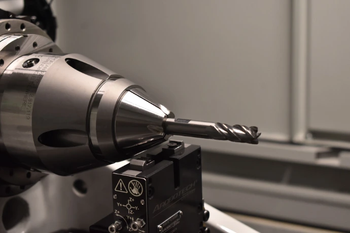 Solid carbide tool grinding and reconditioning